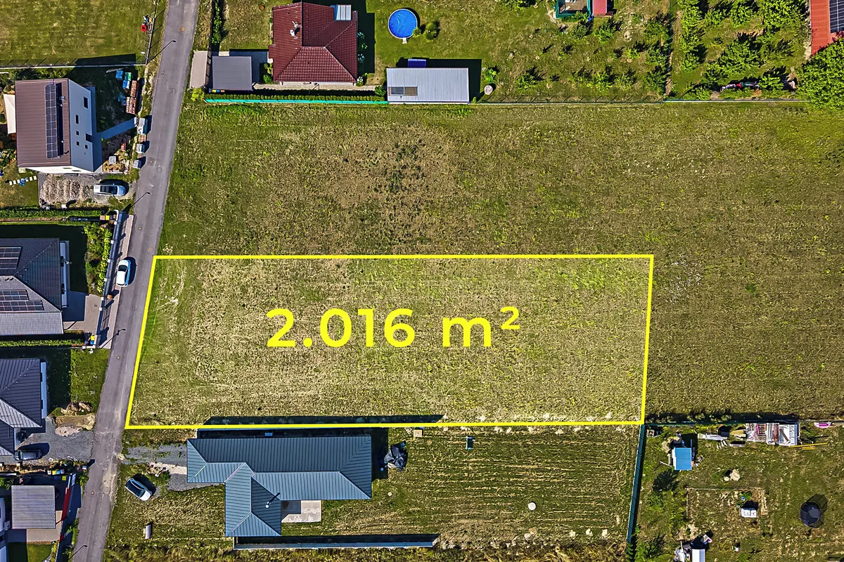 Prodej stavebního pozemku 2016 m²